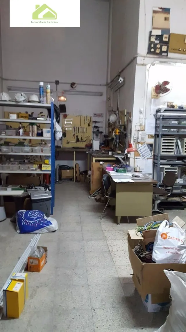 VENTA  DE LOCAL EN ZONA LA VAGUADA — 12