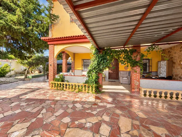 Chalet con piscina en parcela rústica, a tan solo 1,5 km de San Vicente del Raspeig — 45