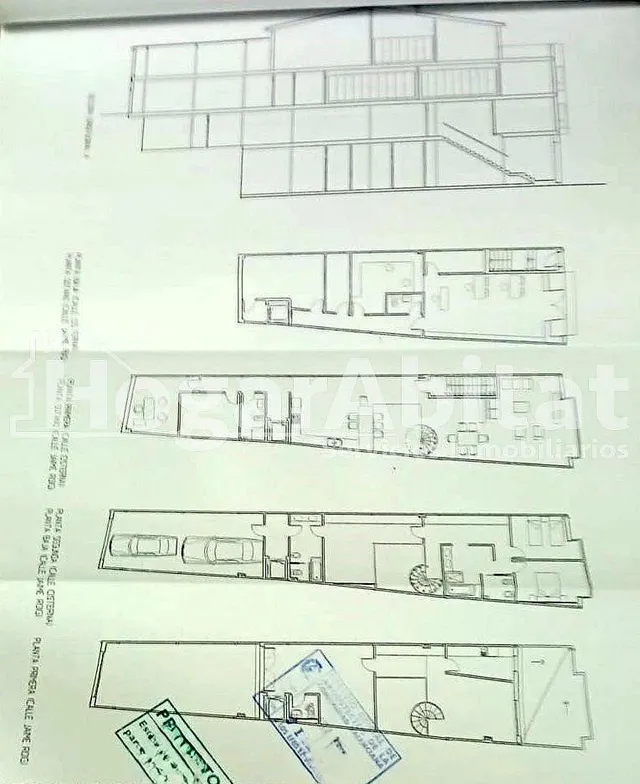 ¡OPORTUNIDAD INCREÍBLE! TERRENO URBANO AMPLIO Y CON COCHERA — 47