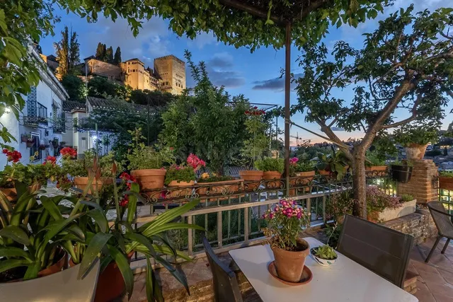 PRECIOSA CASA CON VISTAS A LA ALHAMBRA — 2
