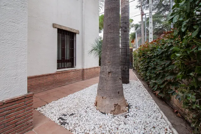 ¡Tu nuevo hogar en Bormujos! Magnífico chalet en alquiler con patio. — 3