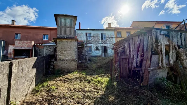 Casa adosada, para reformar en Neda. — 33
