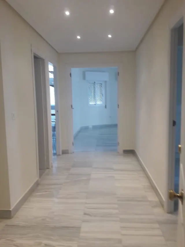 Espectacular piso de 2 dormitorios, 2 baños, amplio salón, cocina, gran terraza y garaje — 7