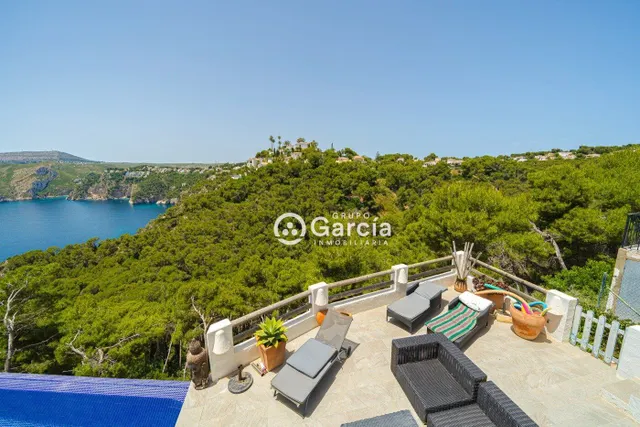 Villa en primera línea en venta en Jávea con increíbles vistas — 40