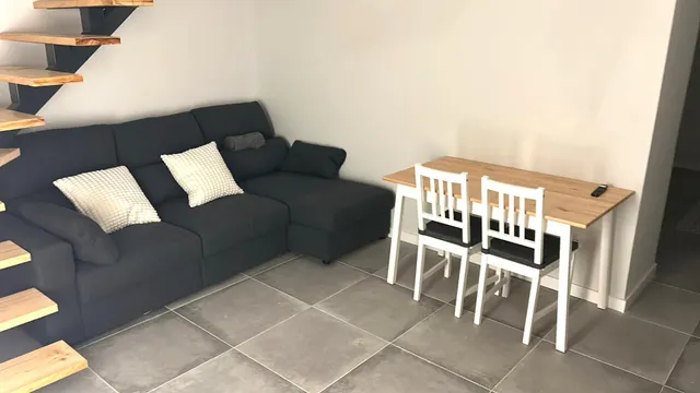 Casa en venta en Cantillana con terraza, patio y amplia suit - foto 5