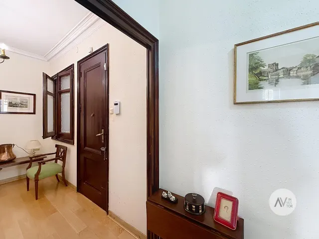 Amplio Piso en Sant Gervasi - La Bonanova, Ideal para Reformar — 15