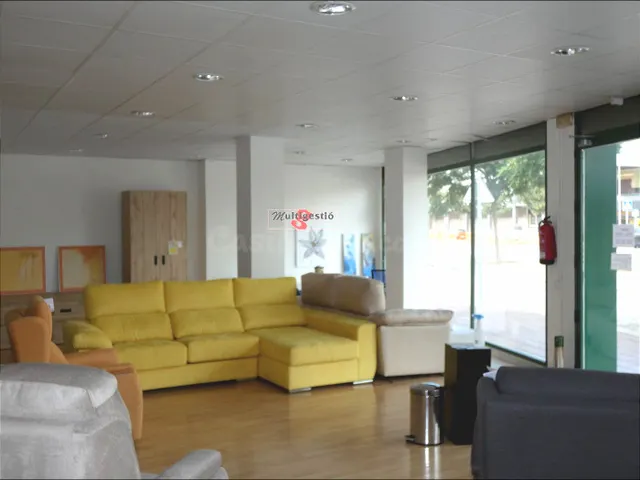 SANT ANTONI DE CALONGE: Local comercial de 440 m2, todo en p - foto 2