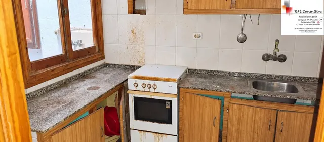 Gran casa para reformar en el centro de la población — 16