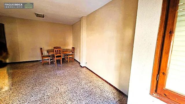 PISO GRANDE MUY CENTRICO PARA REFORMAR — 4
