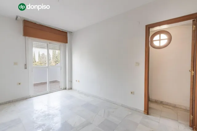Exclusiva vivienda con piscina en la zona del Serrallo con piscina comunitaria — 34