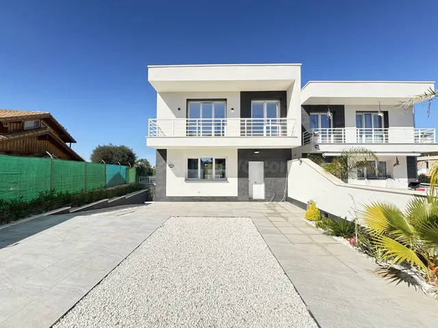 Villa 4 habitaciones 160m² en venta - Urbanización Perla del - foto 3