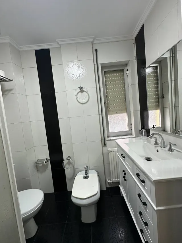 Amplio piso de 4 habitaciones con terraza y garaje en Rúa Erin (Zona Sur) — 20