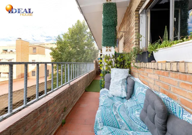 En Venta Piso de 4 dormitorios con ascensor, ideal para refo