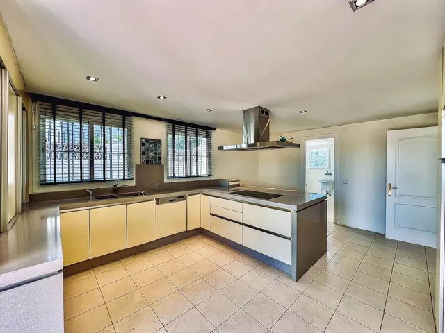 Chalet 4 habitaciones 565m² en venta - Universidad - Los Lirios — 24