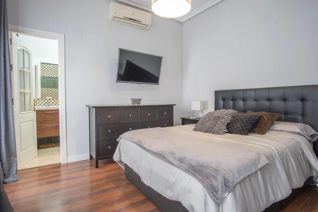 Espaciosa casa con encanto en el centro: elegancia, azotea y sótano en calle Murillo ✨ — 35
