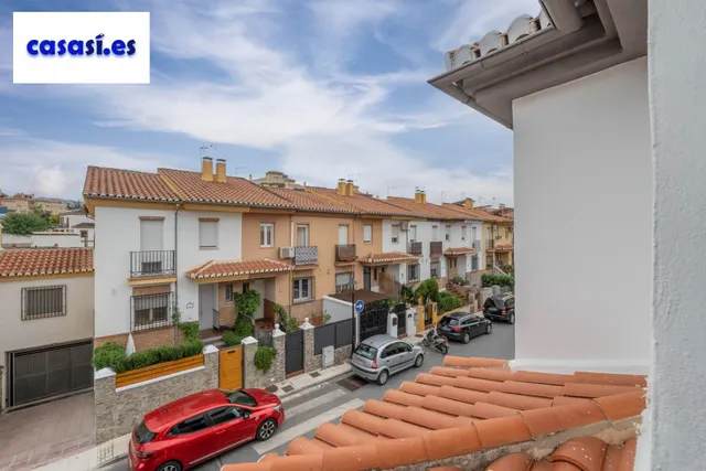 Encantadora Casa Reformada en Ogijares con Vistas y Espacios para Disfrutar — 36