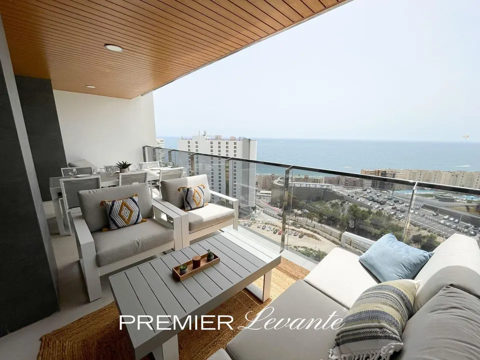 ESPECTACULAR PISO EN BENIDORM