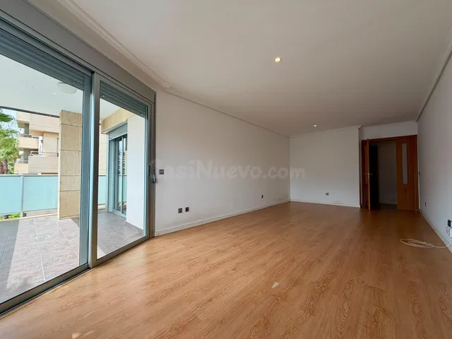 Piso en esquina con terraza junto al Hospital Universitario Dr. Negrín. — 13