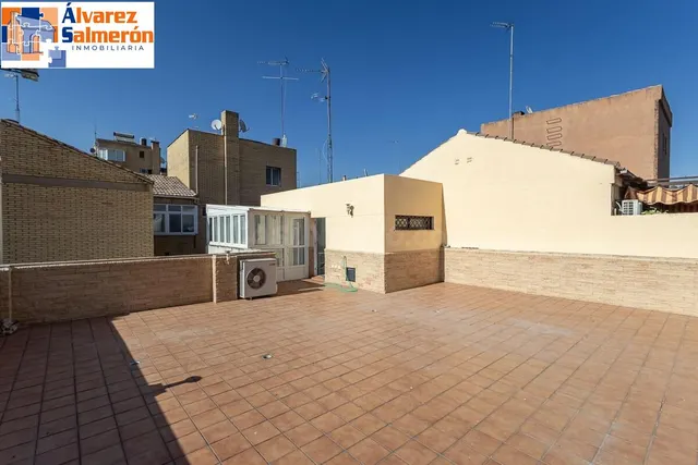 Ático dúplex junto Alhamar con 2 garajes y 2 trasteros — 3