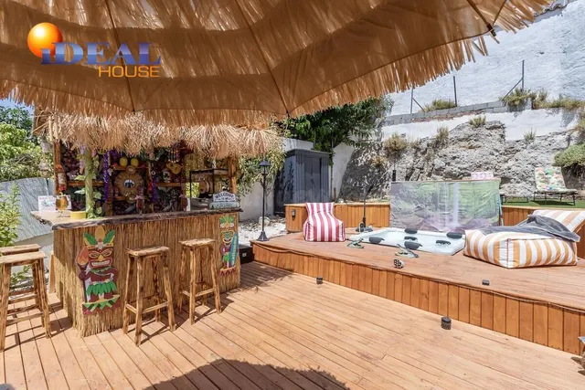 Amplia Casa de Pueblo de 5 Dormitorios con Espectacular Jard - foto 4