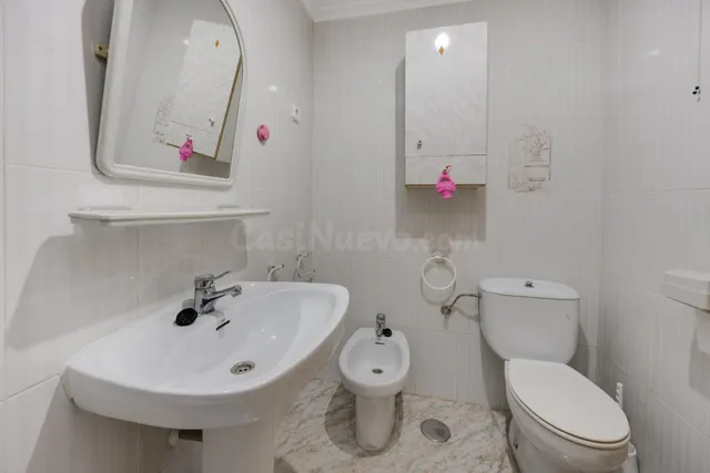 Gran piso de 4 dormitorios y dos baños en el corazón de Torrevieja, a menos de 500 metros del mar — 5