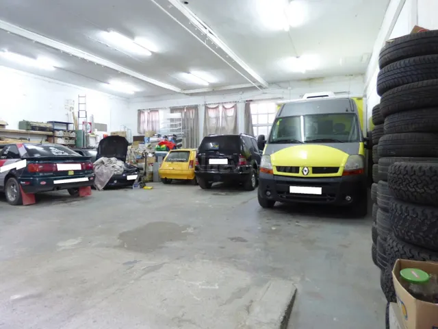 NAVE INDUSTRIAL EN VENTA EN EL CASCO URBANO DE MANRESA APTA  - foto 4