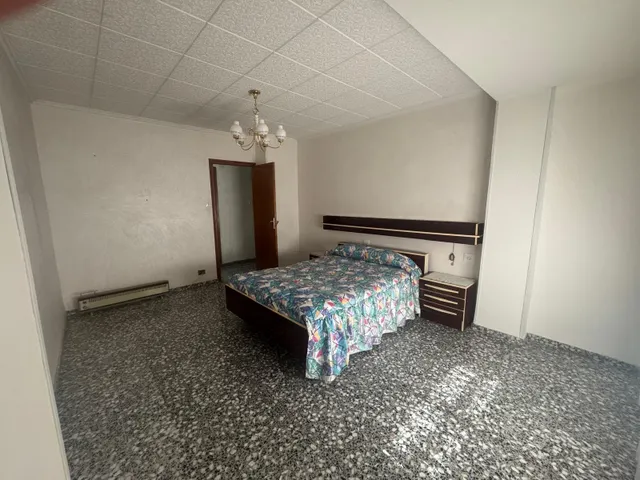 Edificio de dos apartamentos con terraza y garaje — 31