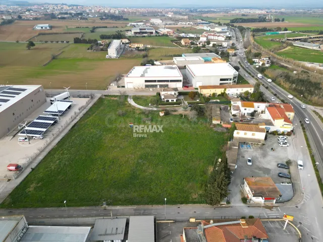 Figueres, Vilafant | Gran oportunidad de inversión: solar co - foto 2