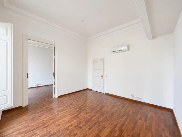 Oficina de 184 m2 con carácter y mucha luz en Passeig de Gràcia — 16