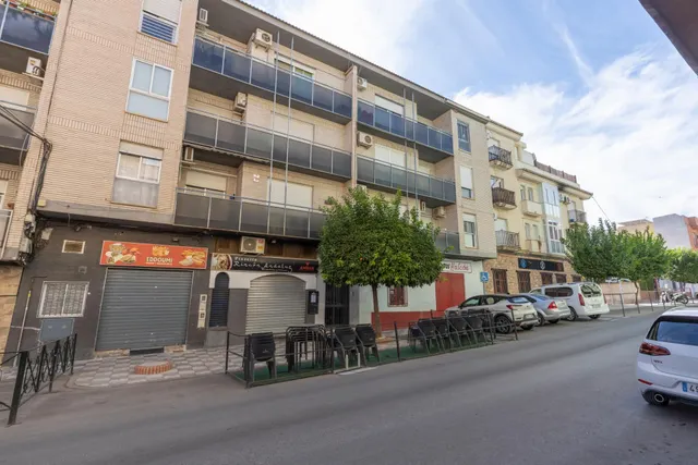 Piso de 3 habitaciones sin ascensor en venta en Peligros — 38