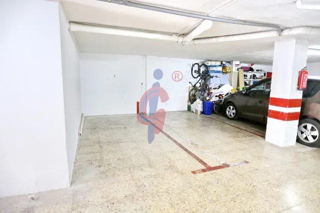 Parking 21m² en alquiler - MERCADONA — 7