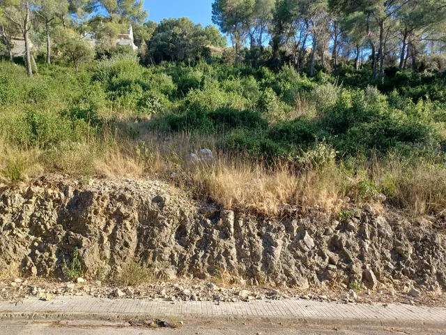 Terreno urbano edificable en venta de 1.587 m2 en CASTELLET I LA GORNAL — 4