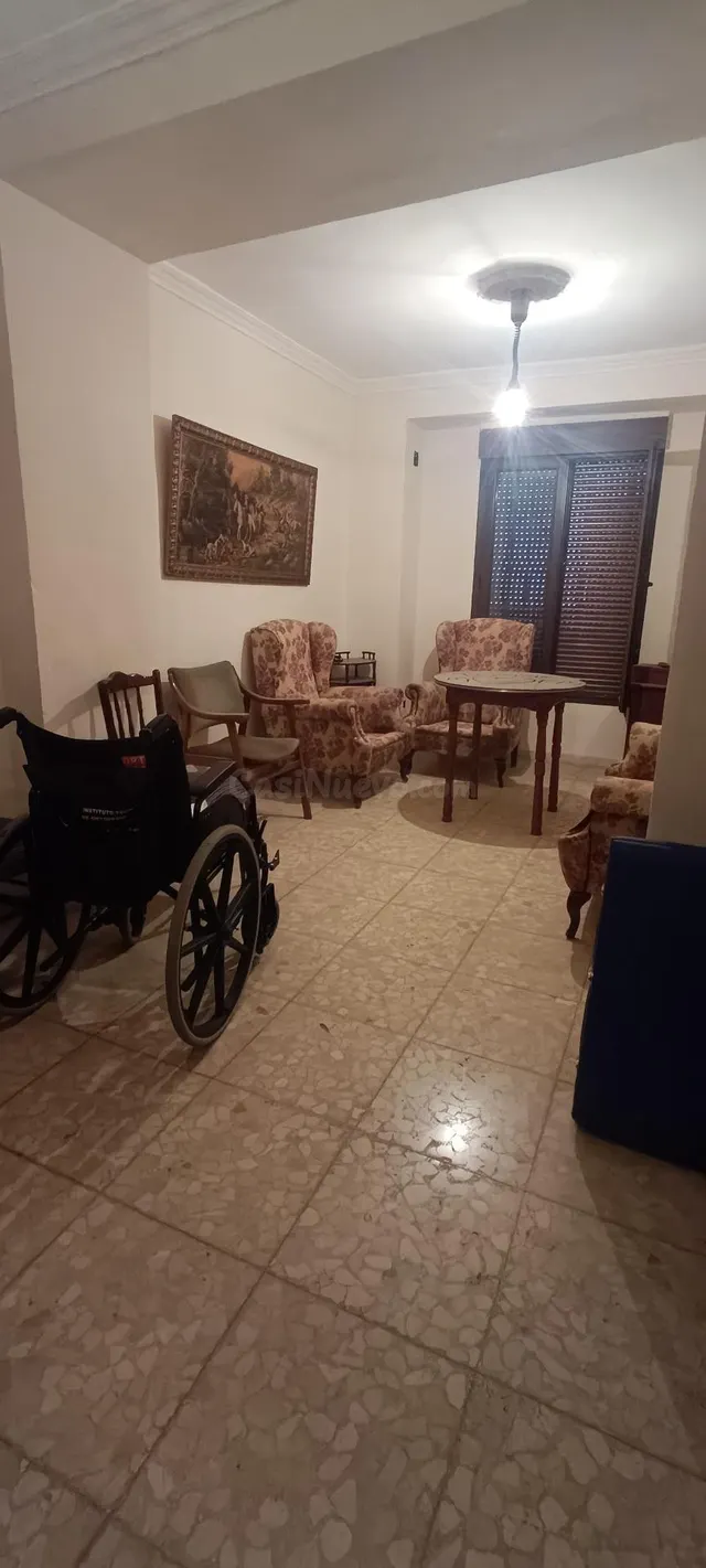 PISO BAJO 125 m2 CON DOS PATIOS - foto 3