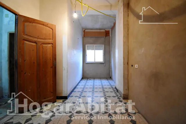 Gran casa de pueblo esquinera con trastero y terraza — 31