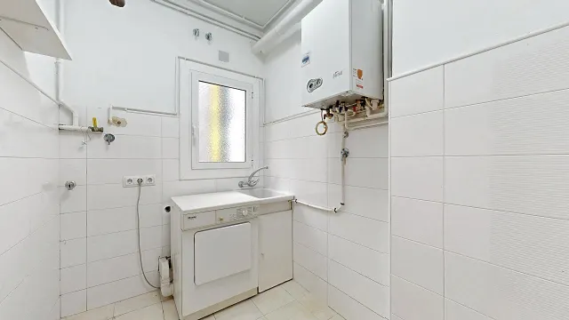 Vivienda en quinta planta con vistas panorámicas, luminosa, con 5 amplias habitaciones. — 29