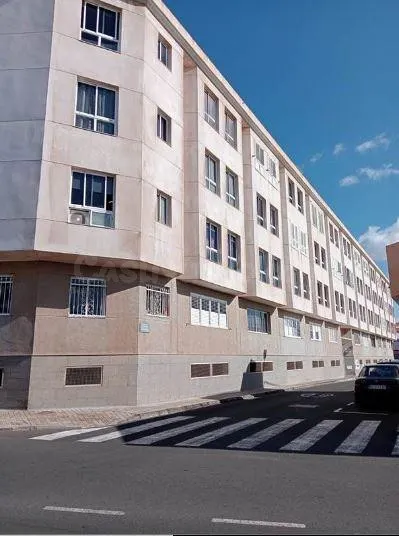 SE VENDE piso OKUPA en C Salvador Cuyas de Santa Lucía de - foto 3
