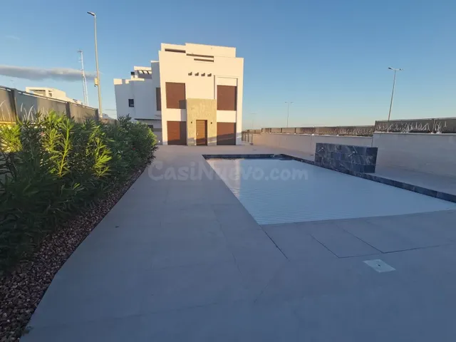 Villas nuevas en Los Montesinos: un lugar para el descanso ✨