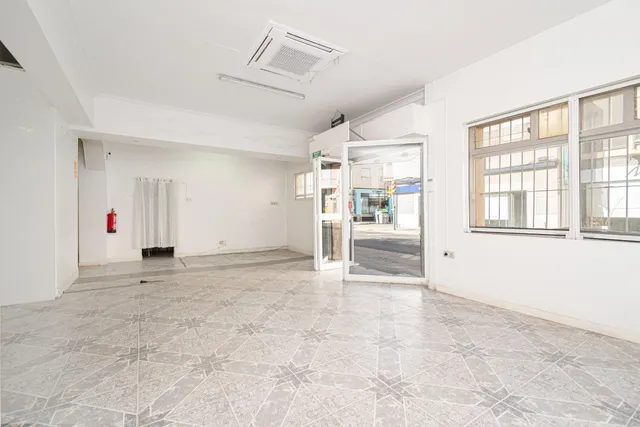 EDIFICIO DE TRES PLANTAS EN LA ZONA PORTIXOL/MOLINAR — 43