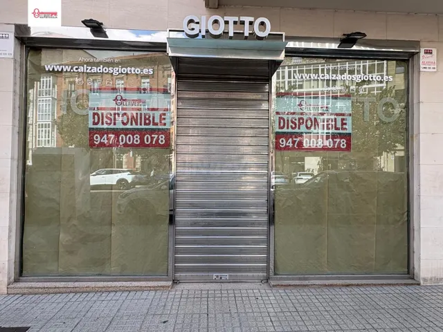 Oportunidad de Local Comercial en C/ Sanz Pastor esquina con