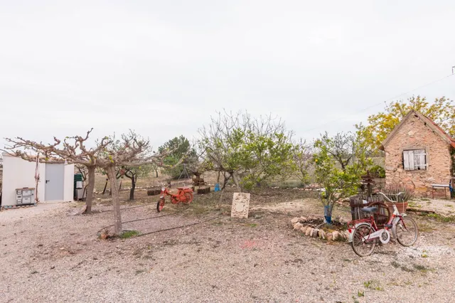 Se vende chalet único - Un rincón dónde habita el arte — 46