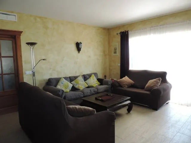 chalet en zona del colegio elians — 20