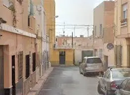 VIVIENDA UNIFAMILIAR ADOSADA OCUPADA POR PERSONA SIN JUSTO T - foto 2
