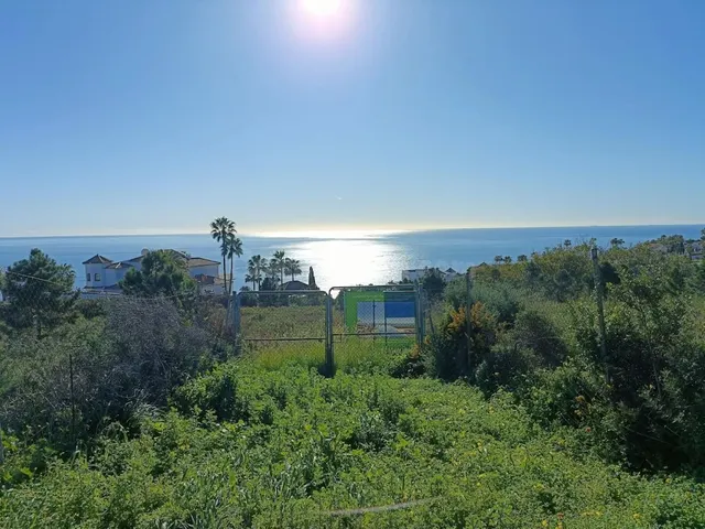 Terreno para construir en Manilva con vistas al mar y montañ - foto 4