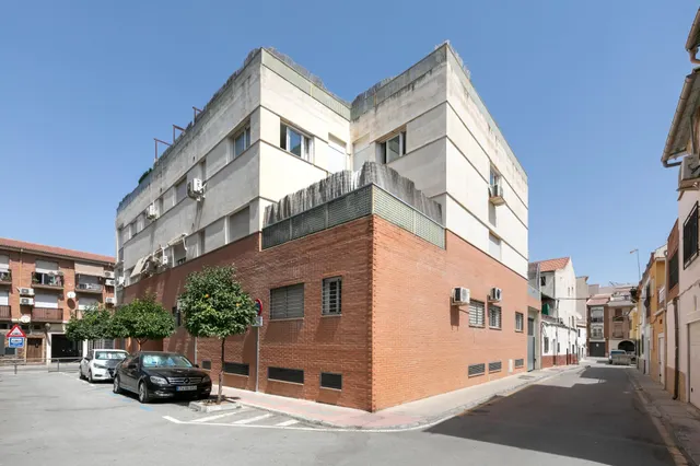 Piso en Armilla Centro con patio de 46 m2, 2 dormitorios y metro — 23