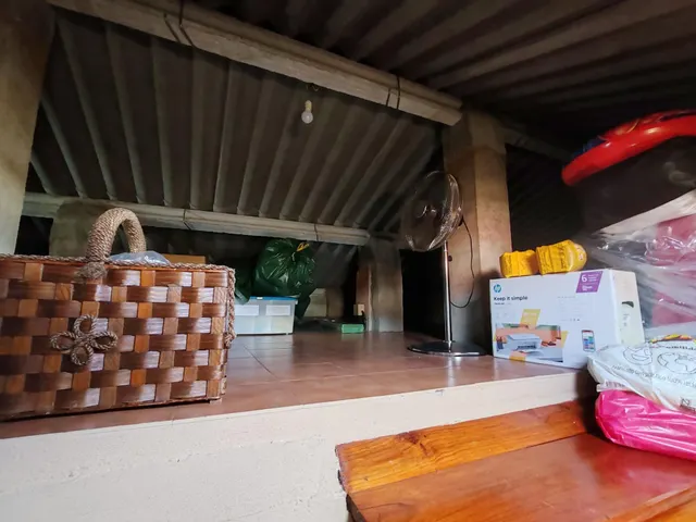 CASA EN VENTA EN RIANXO CON PATIO Y HORREO — 15