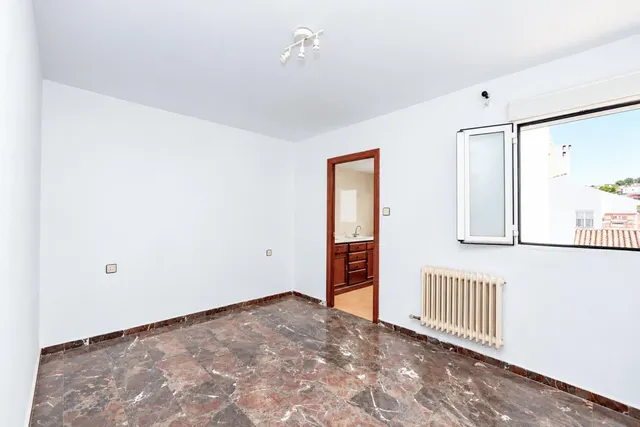 Casa adosada en Los REBITES - Huetor Vega. Con piscina privada. — 48