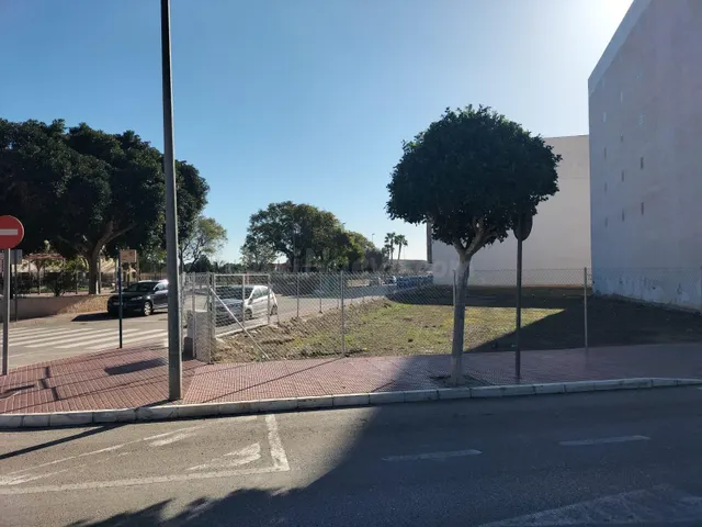️ Parcela urbana en esquina – Oportunidad estratégica en Cal - foto 5