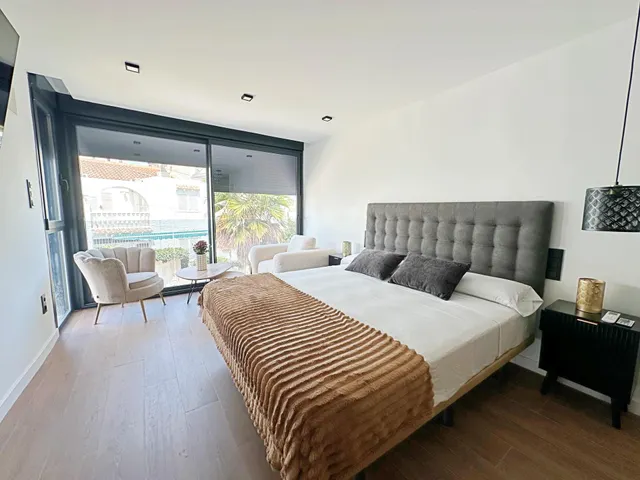Espectacular vivienda de diseño con piscina privada — 17