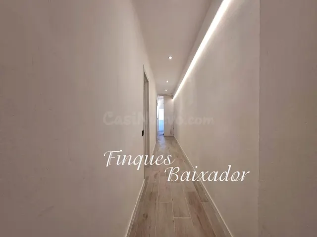 ¡FINQUES BAIXADOR PRESENTA ESTE PISO DE 2 HABS. CON 2 BAÑOS EN EL CASC ANTIC ¡ — 5