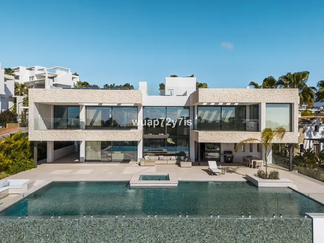 Chalet 4 habitaciones 1394m² en venta - Costa del Sol — 44